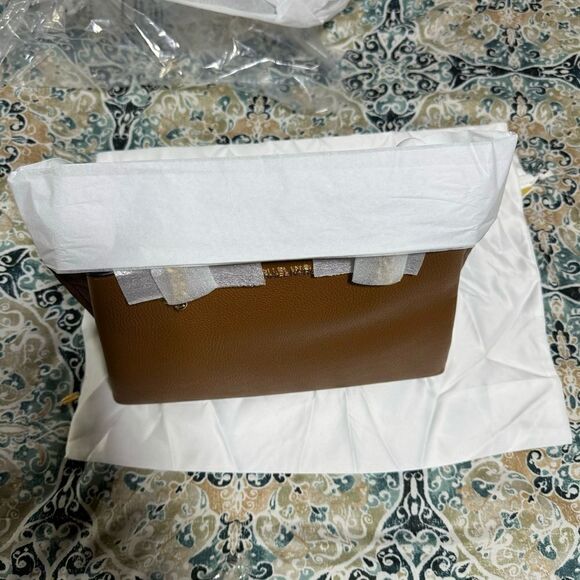 Michael Kors Teagan Large Pebbled Leather Shoulder Bag - Picture 7 of 8